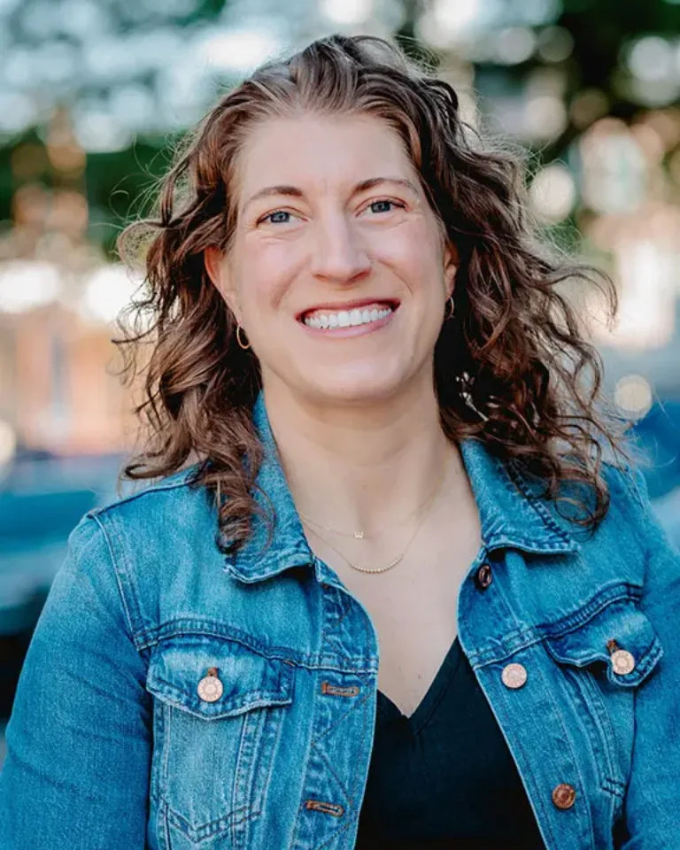 Photo of Elise Lenthe